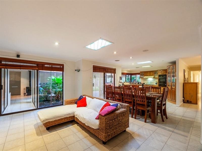 13-15 Paul Crescent, Epping VIC 3076