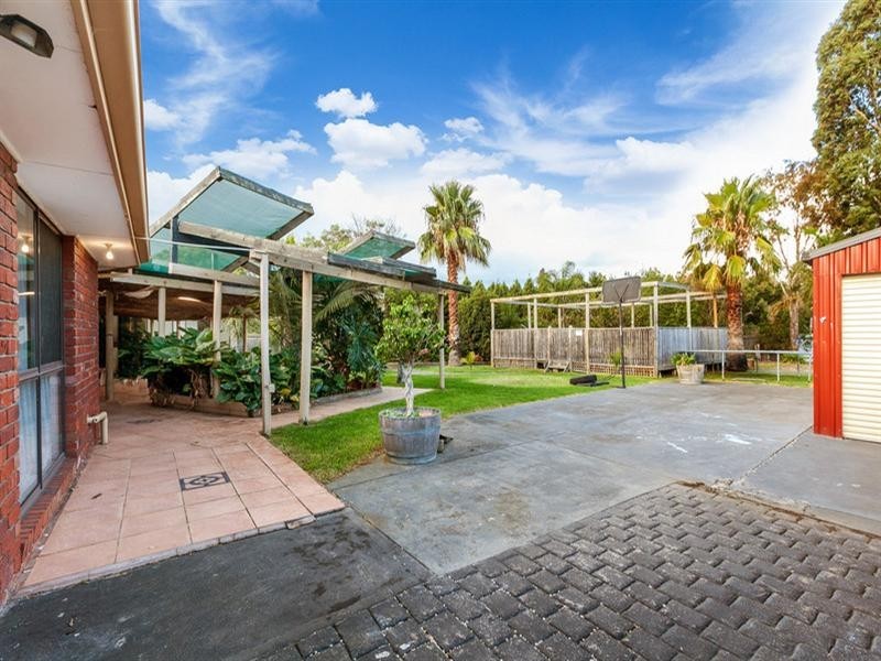 13-15 Paul Crescent, Epping VIC 3076