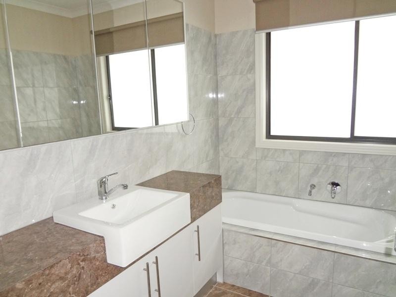 2/846 High Street, Epping VIC 3076