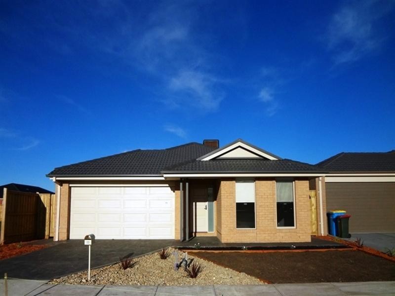 33 Samson Brook Drive, Wallan VIC 3756