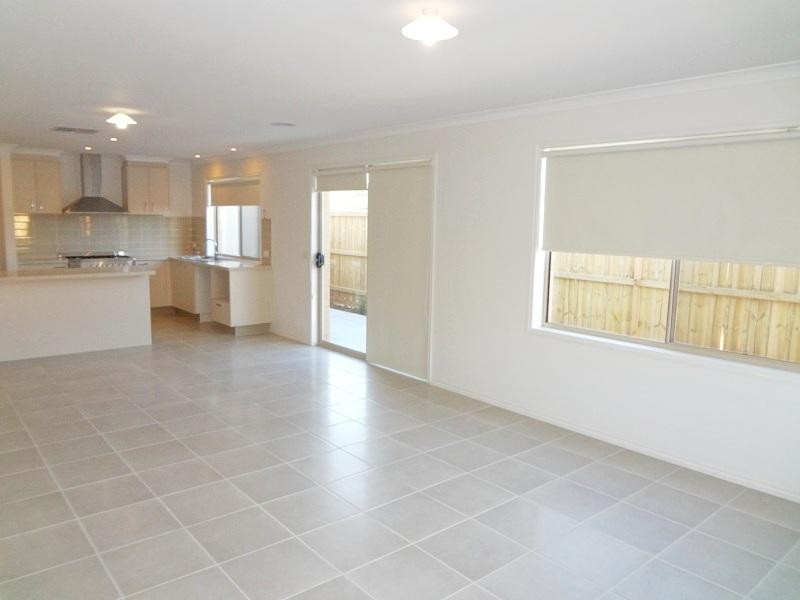 33 Samson Brook Drive, Wallan VIC 3756