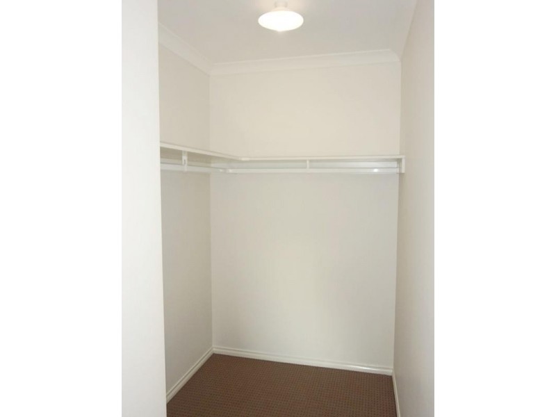 33 Samson Brook Drive, Wallan VIC 3756