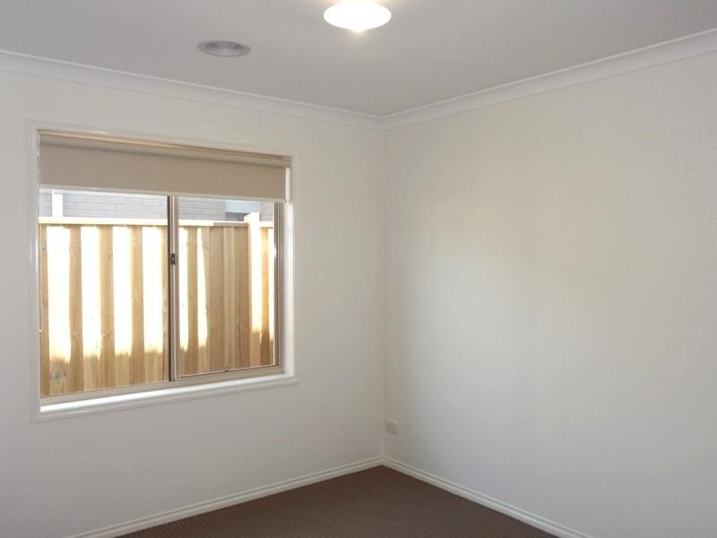 33 Samson Brook Drive, Wallan VIC 3756