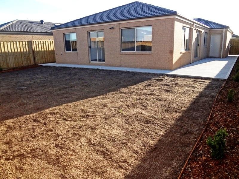 33 Samson Brook Drive, Wallan VIC 3756