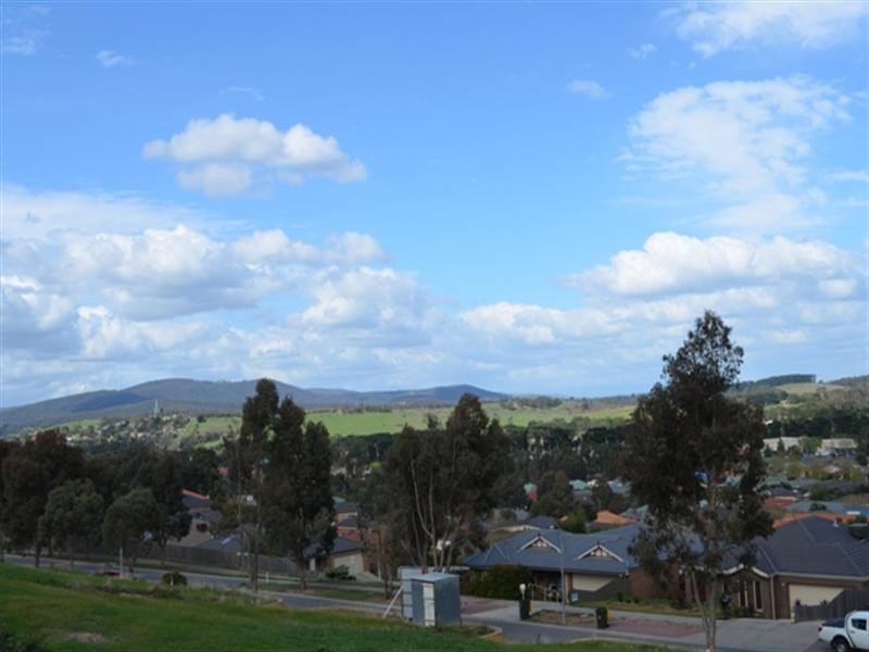 39 Lorikeet Crescent, Whittlesea VIC 3757