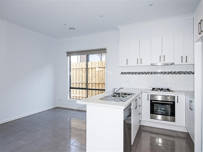 13 Oriano Street, Epping VIC 3076