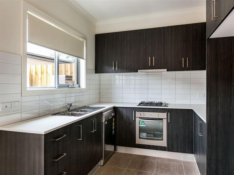 6 Lawn Walk, Mernda VIC 3754