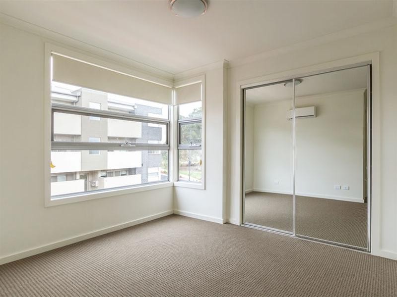 6 Lawn Walk, Mernda VIC 3754