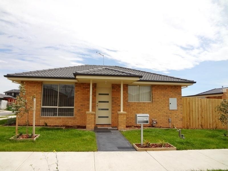 19 Mahon Road, Epping VIC 3076