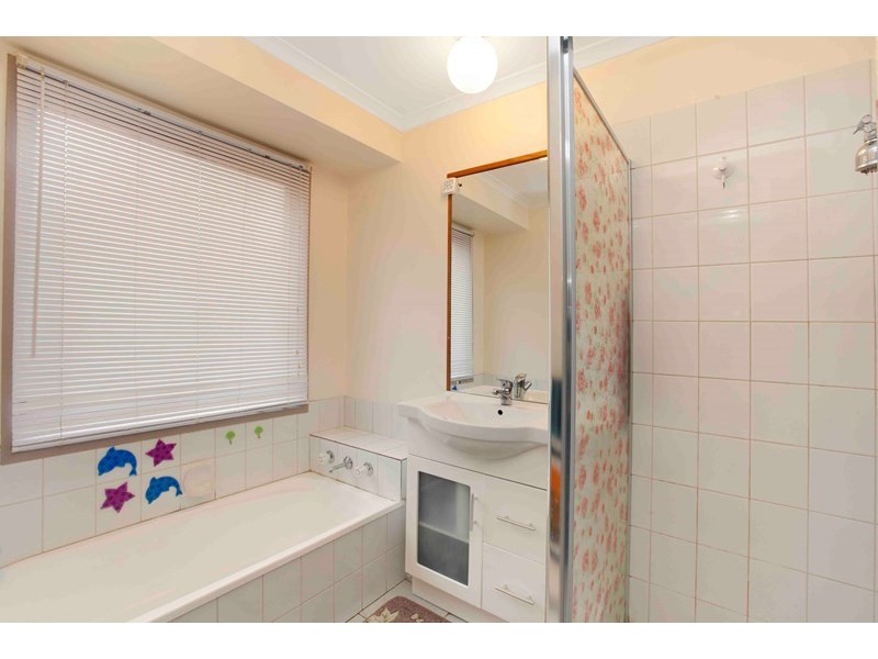 16 Lamina Avenue, Mill Park VIC 3082