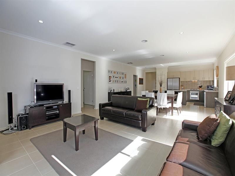 14 Chettam Street, Epping VIC 3076