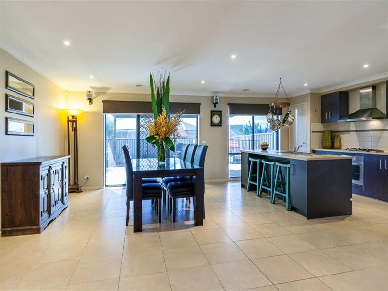 27 Shaftsbury Drive, Epping VIC 3076