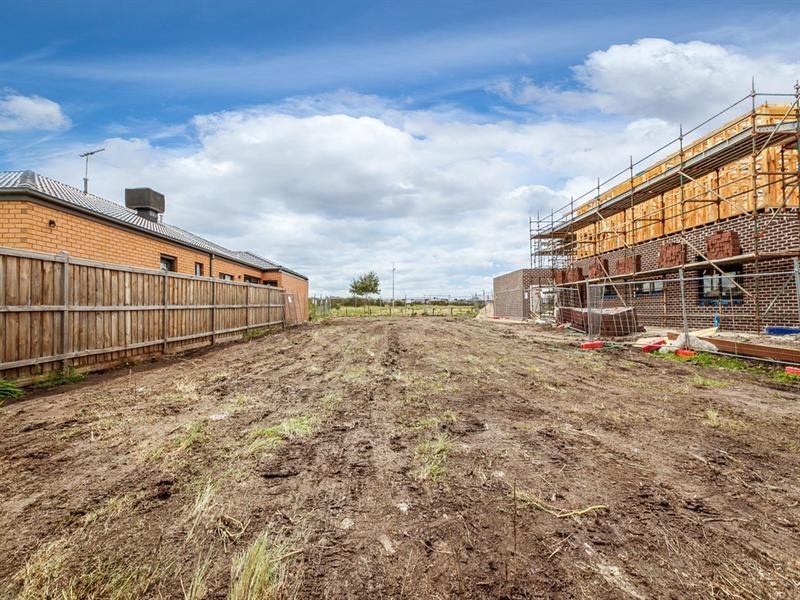 25 Keane Crescent, Lalor VIC 3075