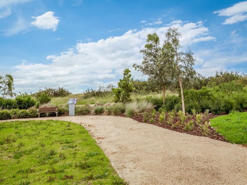 25 Keane Crescent, Lalor VIC 3075