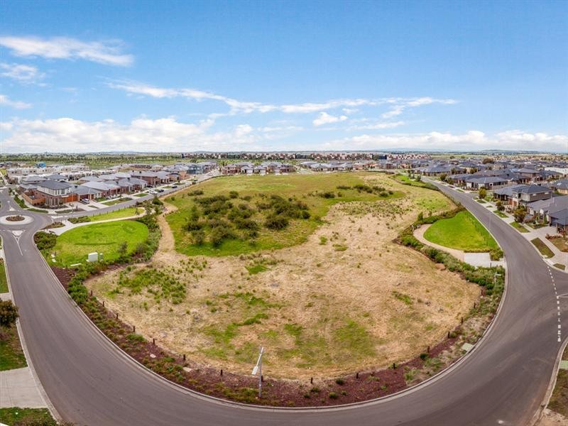 25 Keane Crescent, Lalor VIC 3075