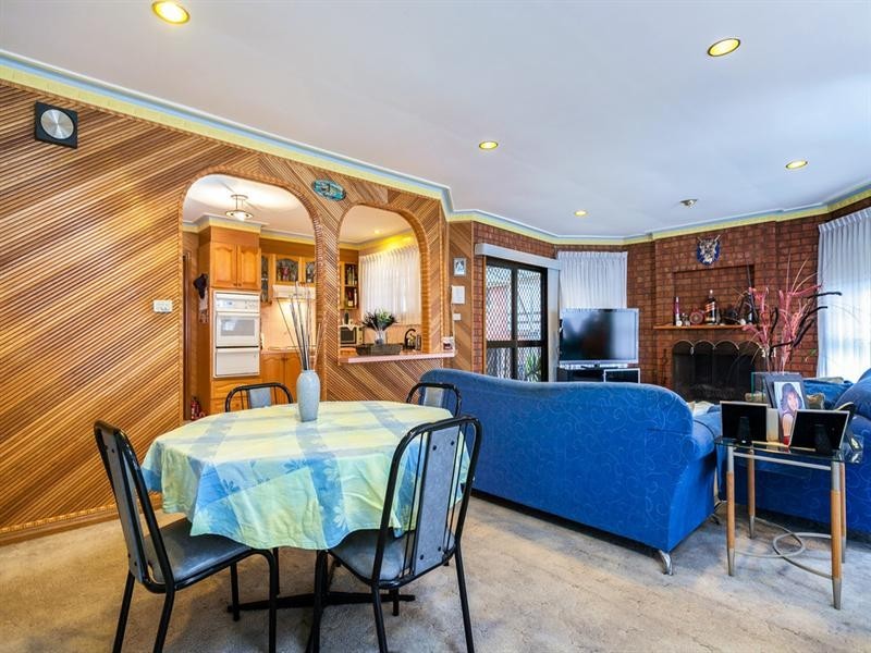 18 Pandora Avenue, Thomastown VIC 3074