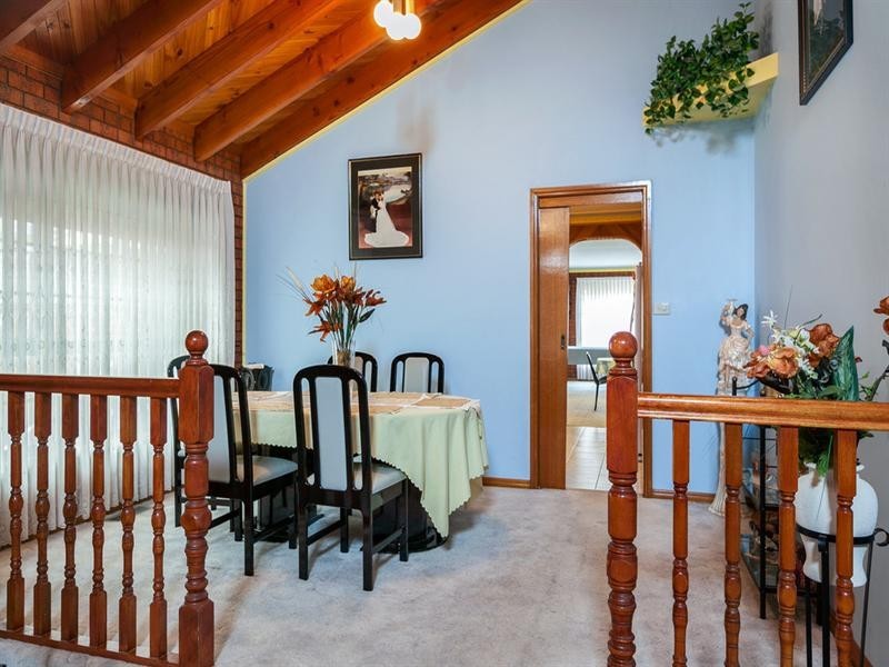 18 Pandora Avenue, Thomastown VIC 3074