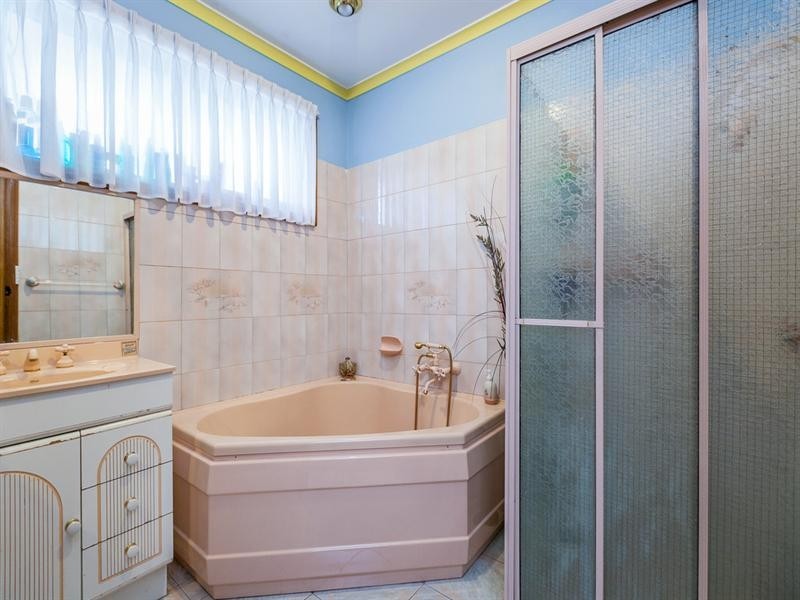 18 Pandora Avenue, Thomastown VIC 3074