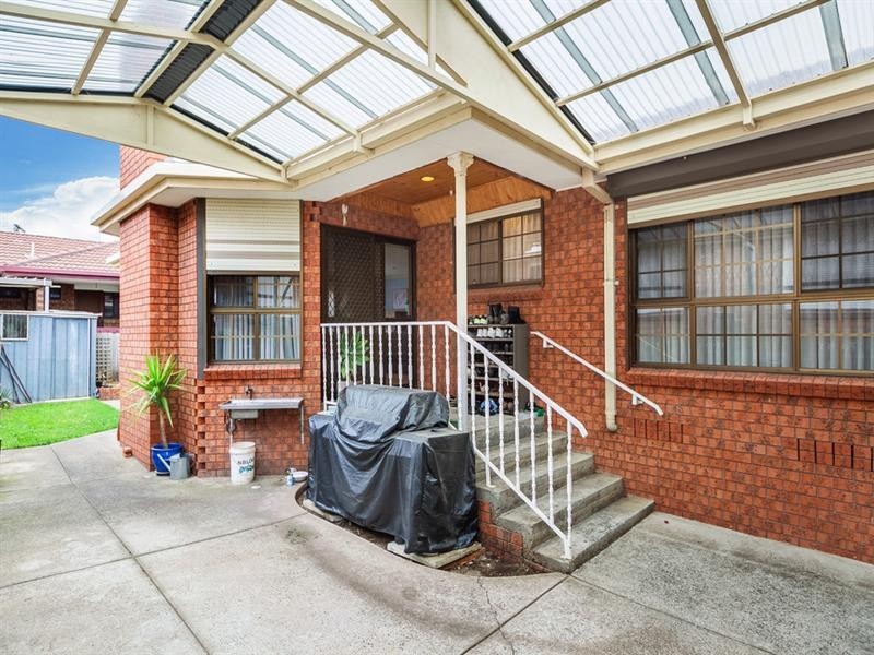 18 Pandora Avenue, Thomastown VIC 3074