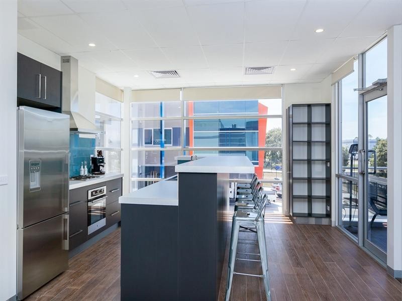 8 Yellowbox Drive, Craigieburn VIC 3064