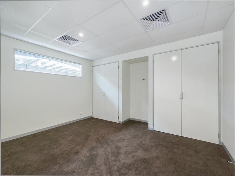 8 Yellowbox Drive, Craigieburn VIC 3064