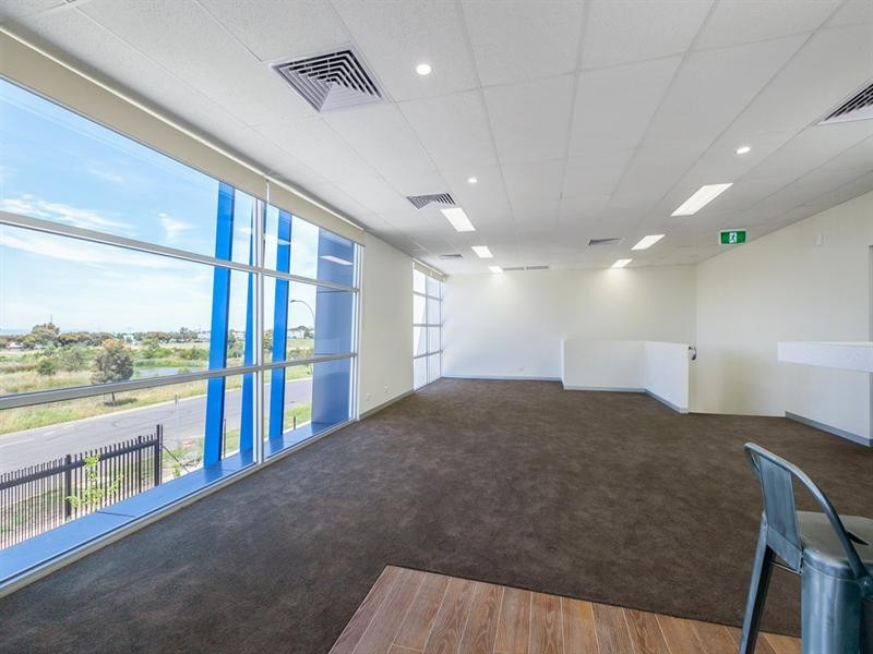 8 Yellowbox Drive, Craigieburn VIC 3064