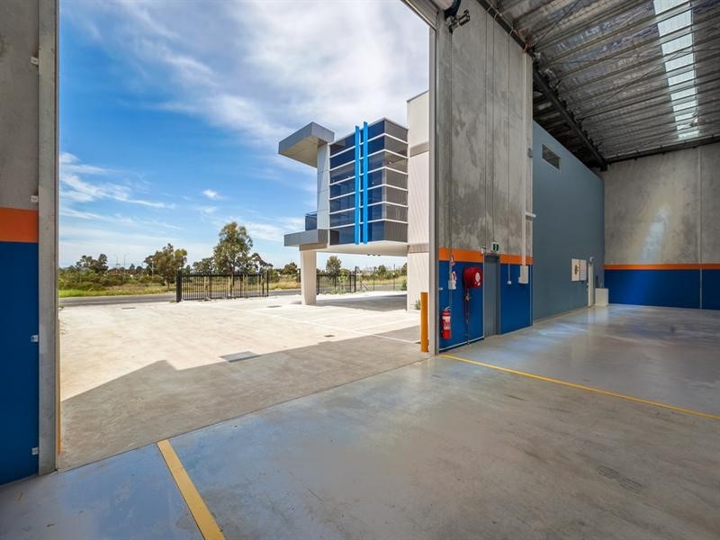8 Yellowbox Drive, Craigieburn VIC 3064