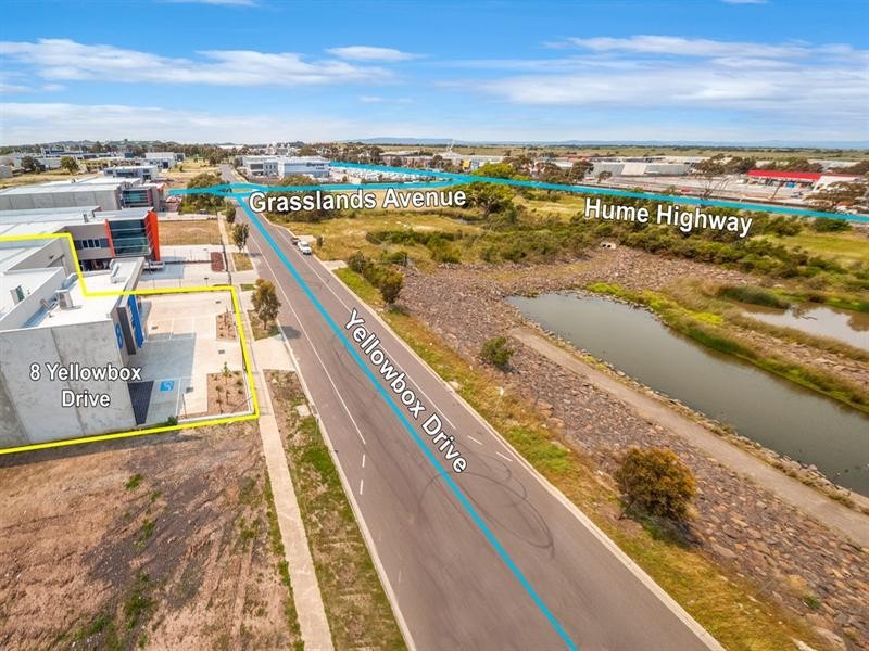 8 Yellowbox Drive, Craigieburn VIC 3064