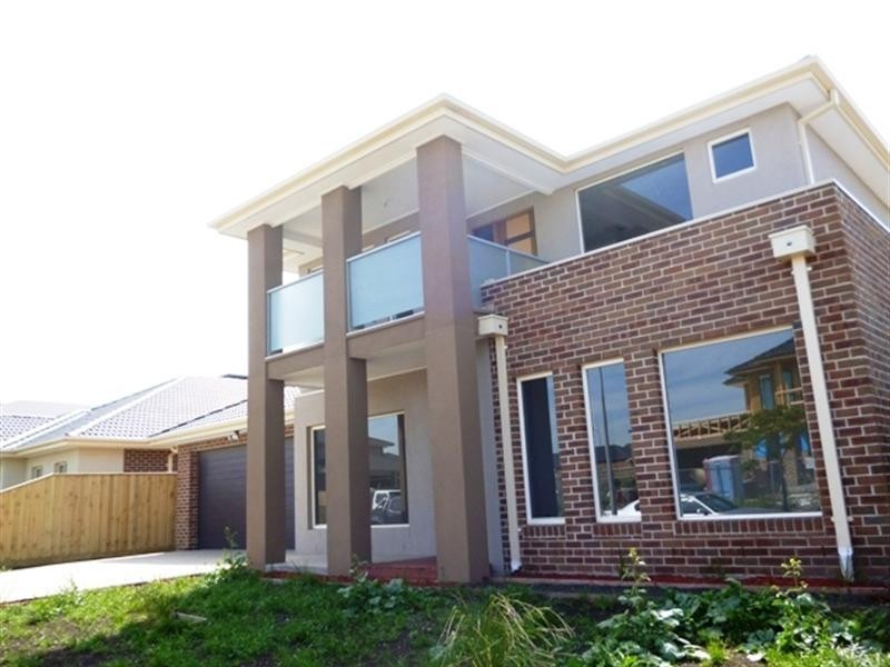 10 Saint Nikola Terrace, Lalor VIC 3075