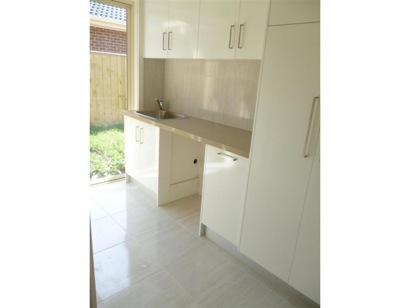 10 Saint Nikola Terrace, Lalor VIC 3075