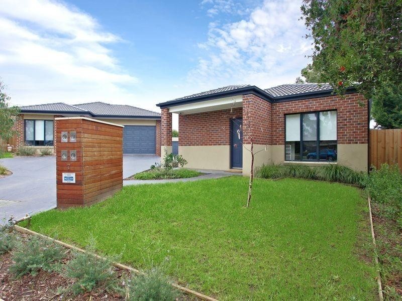 4/7 Browning Court, Watsonia VIC 3087