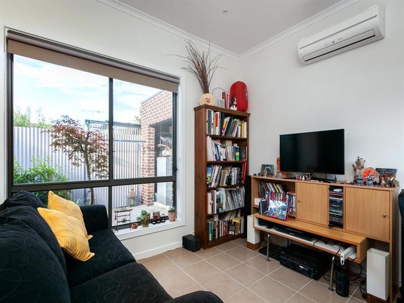 1/34 Willoughby Street, Reservoir VIC 3073