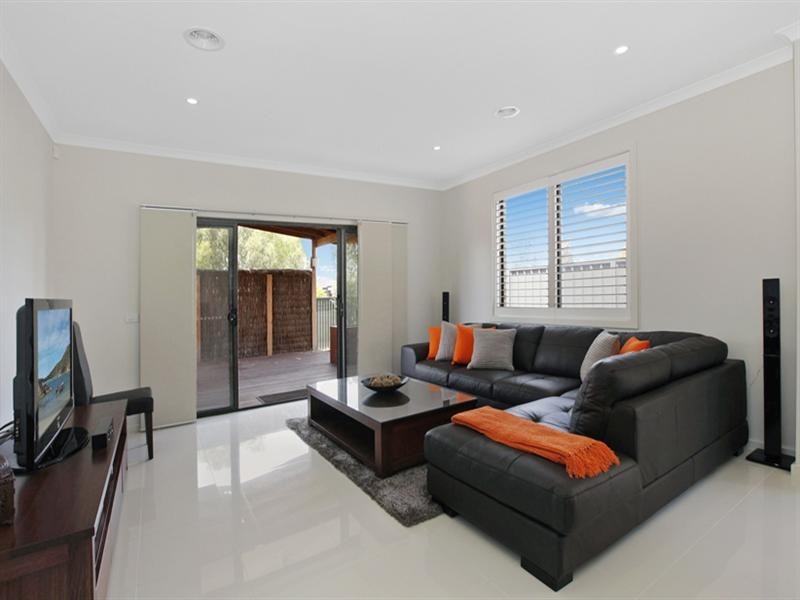 42 Le Page Run, South Morang VIC 3752