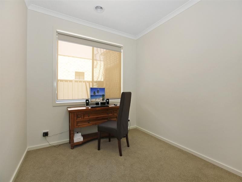 42 Le Page Run, South Morang VIC 3752