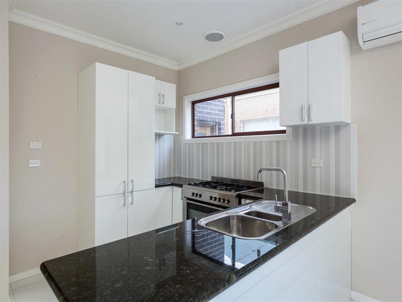 1/16 Elsey Road, Reservoir VIC 3073