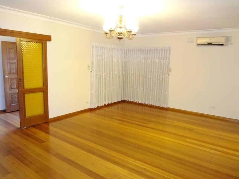 10 Brigette Court, Lalor VIC 3075