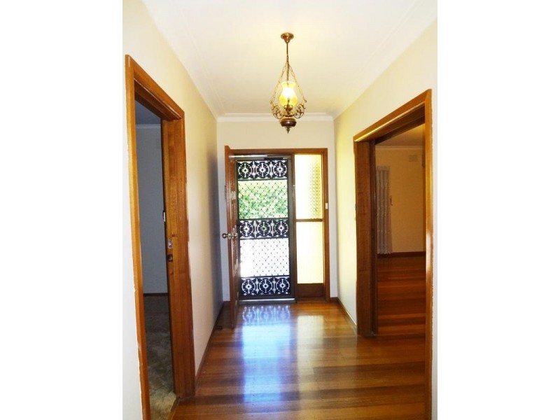 10 Brigette Court, Lalor VIC 3075