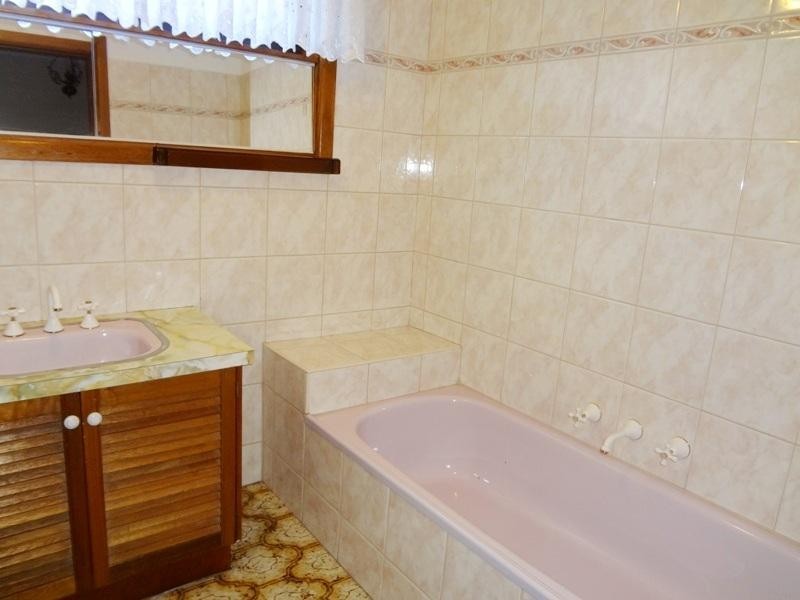 10 Brigette Court, Lalor VIC 3075