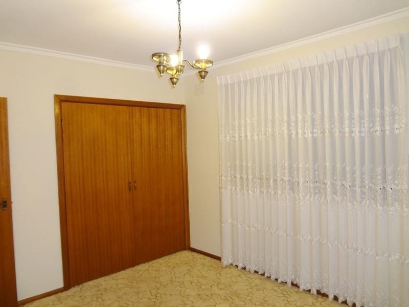 10 Brigette Court, Lalor VIC 3075