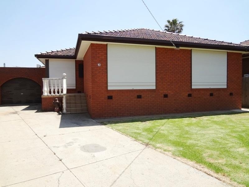 10 Brigette Court, Lalor VIC 3075