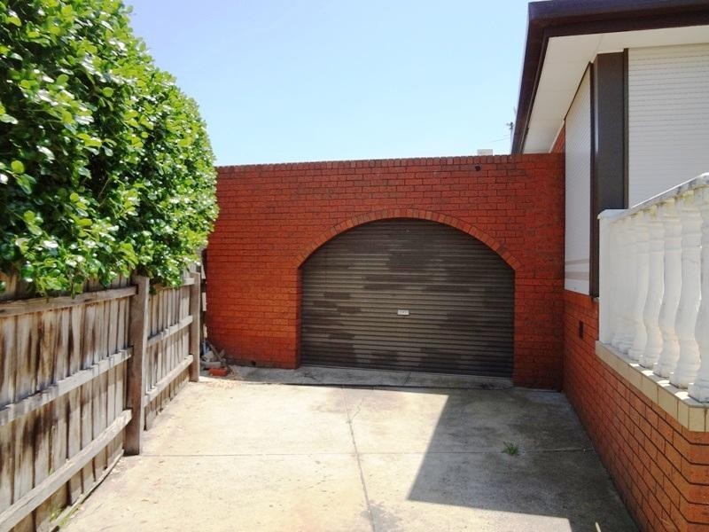 10 Brigette Court, Lalor VIC 3075