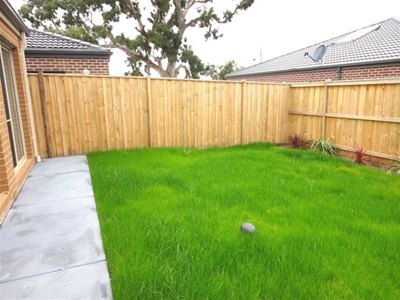 14 Peak Crescent, Doreen VIC 3754