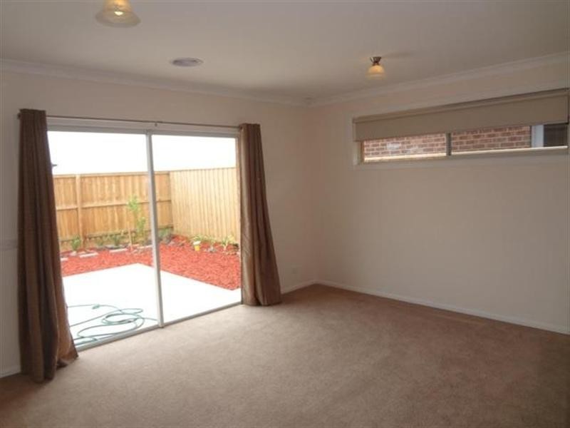 12 Lanai Avenue, Wollert VIC 3750