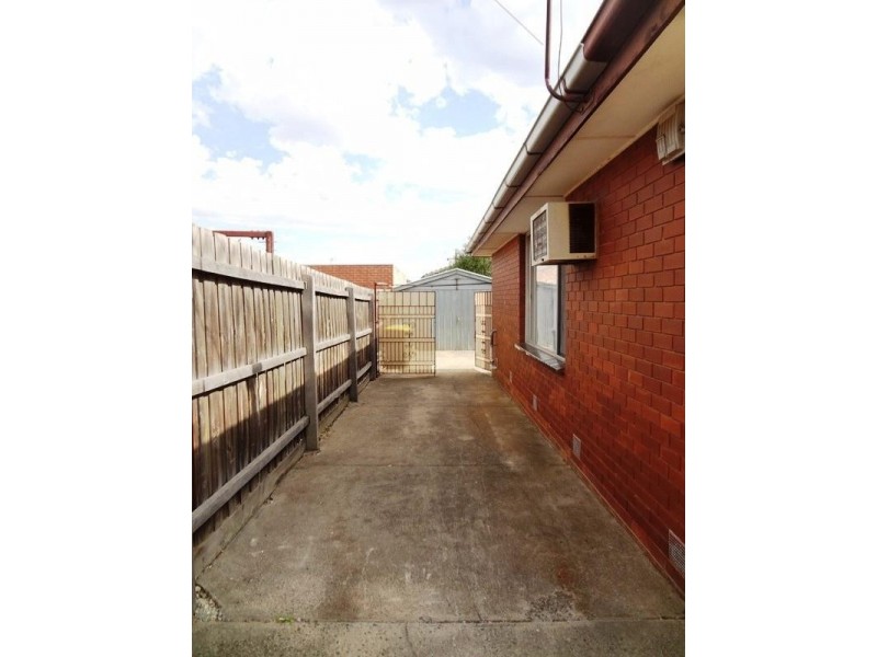 22 Dennis Street, Lalor VIC 3075