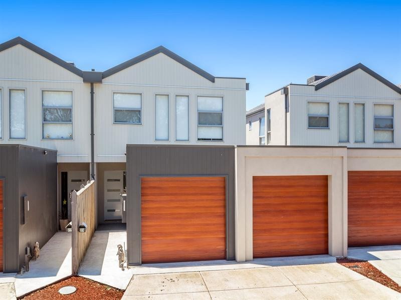 27 Shearwater Place, Mernda VIC 3754