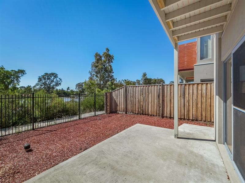 27 Shearwater Place, Mernda VIC 3754