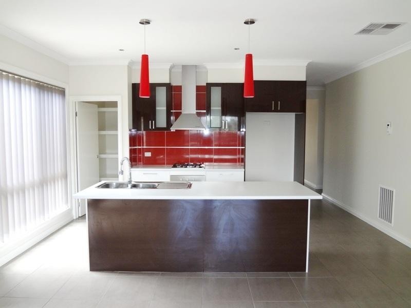 30 Alhambra Drive, Epping VIC 3076