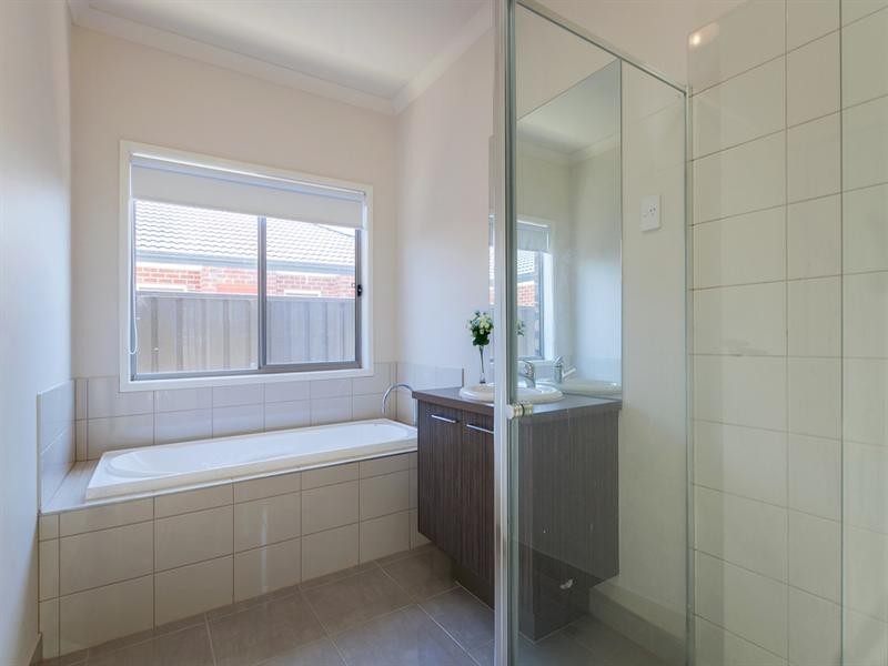 45 Pine Park Drive, Wollert VIC 3750