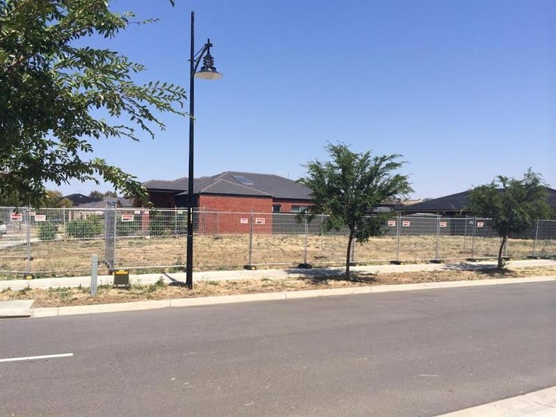 Lot 821 -13 Dixon Creek Drive, South Morang VIC 3752