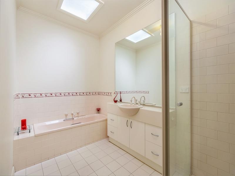 13 Lauren Court, Epping VIC 3076